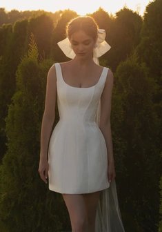 Свадебное платье ТК 0693-M69577. С прямой юбкой, короткое без шлейфа.