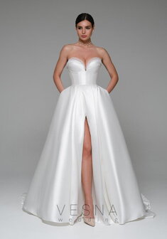 Свадебное платье Дэва-V70111. А-силуэт, длинное со шлейфом.