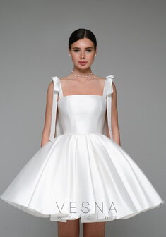 Свадебное платье Ника Вайт-V70112. С пышной юбкой, короткое без шлейфа.