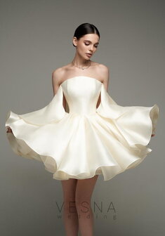 Вечернее платье Эйприл крем-V70796. С пышной юбкой, короткое без шлейфа.