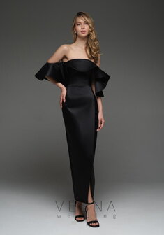 Свадебный салон Vesna (Москва) Алесия Силк Блэк-V70830. С прямой юбкой, длинное без шлейфа.