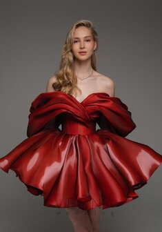 Свадебный салон Vesna (Москва) Рафаэлла Бордо-V70845. С пышной юбкой, короткое без шлейфа.