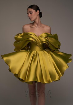 Свадебный салон Vesna (Москва) Рафаэлла Голд-V70850. С пышной юбкой, короткое без шлейфа.