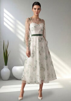 Вечернее платье Весна-М70897. А-силуэт, короткое без шлейфа.